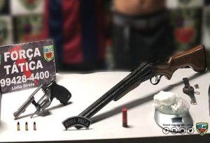 Imagem da notícia - PM detém dupla suspeita de usar camisas da Seaop para cometer homicídios