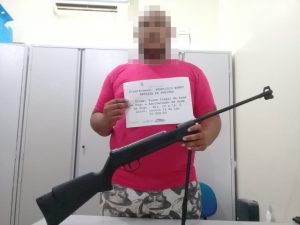 Imagem da notícia - Polícias Civil e Militar prendem em Eirunepé homem por posse ilegal de arma de fogo