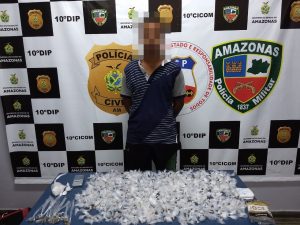 Imagem da notícia - PC prende jovem com mais de 700 trouxinhas de drogas no bairro Alvorada