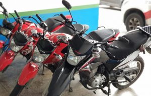 Imagem da notícia - PC recupera quatro motos roubadas e prende bando procurado por roubo