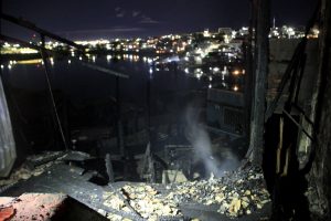 Imagem da notícia - Órgãos do Governo do AM atuaram no combate ao incêndio no Educandos