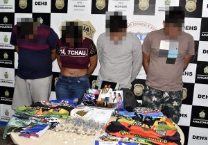 Imagem da notícia - Mulher e primo de suspeito de comandar o tráfico na Compensa são presos