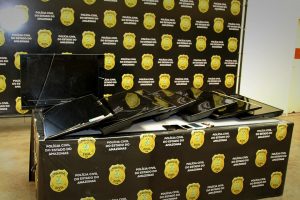Imagem da notícia - Polícia Civil recupera objetos subtraídos de lan house e prende trio pela autoria