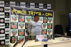Imagem da notícia - Força Tática prende homem com cinco armas