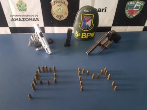 Imagem da notícia - Policiais de Coari apreendem armas, munições e embarcação de “piratas” 