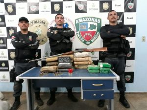 Imagem da notícia - PM apreende oito quilos de drogas e prende acusados de homicídio no interior