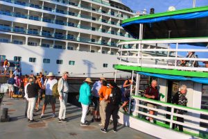 Imagem da notícia - Chegada de turistas ingleses marca encerramento da temporada de cruzeiros