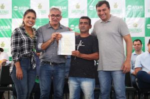 Imagem da notícia - ‘Amazonas Presente’ entrega títulos definitivos de terra em Parintins