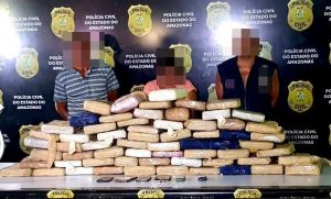 Imagem da notícia - PC prende dono e tripulantes de embarcação com 70 quilos de drogas
