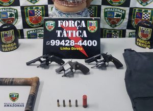 Imagem da notícia - Operação ‘Fecha Quartel’ detém mulher em posse de quatro armas de fogo