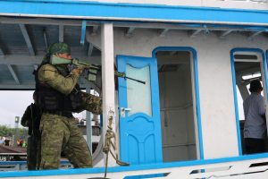Imagem da notícia - Forças de segurança treinam técnicas de abordagem a embarcações em Manaus