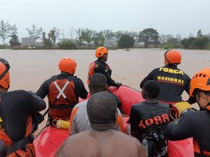 Imagem da notícia - Bombeiros do Amazonas atuam em atividades de salvamento, busca e resgate em Moçambique