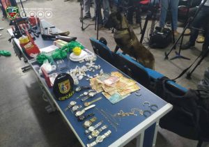Imagem da notícia - Polícias Civil e Militar realizam flagrante em operação com auxílio de cão farejador