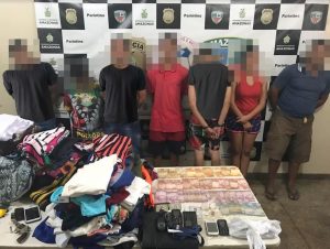 Imagem da notícia - PC recupera mercadoria, prende 6 e apreende adolescentes em Parintins