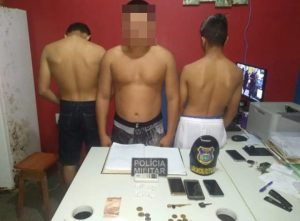 Imagem da notícia - Polícia Militar faz apreensão de trio por tráfico de drogas em Urucurituba