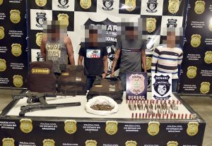 Imagem da notícia - PC prende quatro pessoas com armas, granadas, munições pesadas e coletes balísticos