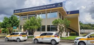 Imagem da notícia - Detran aumenta vagas para exames práticos em 70% e reduz tempo de agendamento