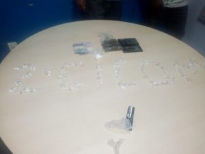 Imagem da notícia - Polícia Militar detém dupla com drogas no  bairro Colônia Oliveira Machado