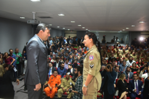 Imagem da notícia - Wilson Lima sanciona lei que concede a policiais e bombeiros a data-base 2019