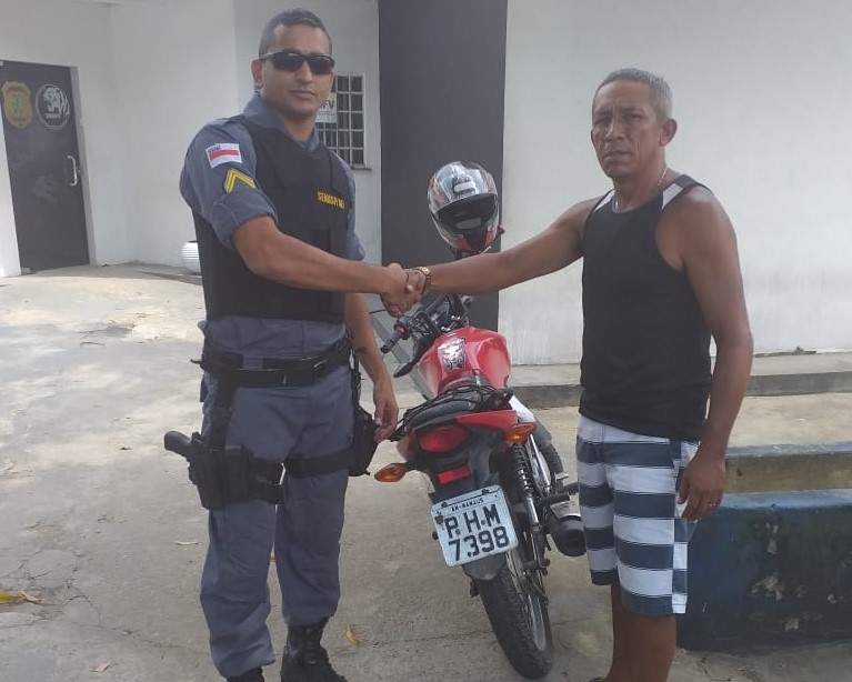 Motocicleta recuperada.