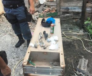 Imagem da notícia - Polícia Militar, por meio da 9ª Cicom, apreende armas e drogas