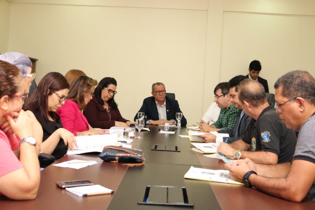 Reunião com o delegado-geral da Polícia Civil, Lázaro Ramos.