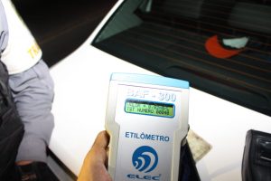 Imagem da notícia - Detran flagra 20 motoristas dirigindo alcoolizados e dois presos