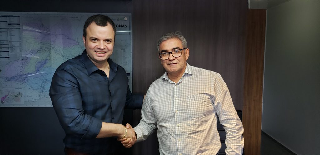 Diretor-presidente do Detran Rodrigo de Sá em reunião com o titular da pasta Carlos Henrique Lima.