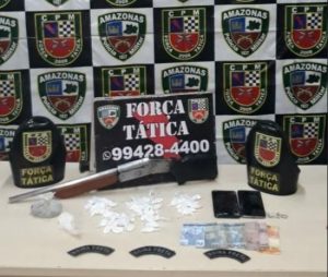 Imagem da notícia - Força Tática prende trio com armas, drogas e dinheiro