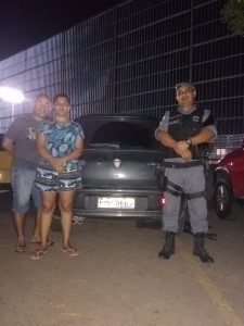 Imagem da notícia - PM recupera veículo roubado abandonado no Jorge Teixeira