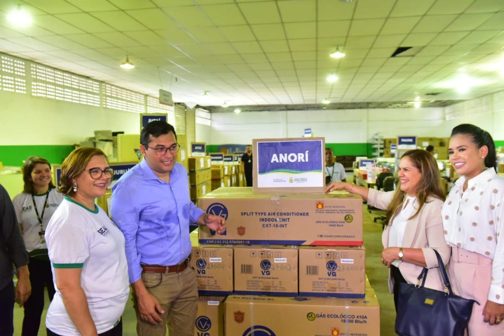 Wilson Lima em entrega de equipamentos