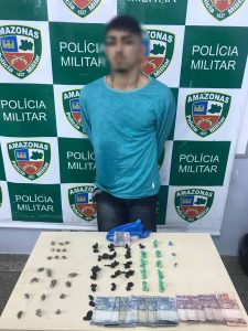Imagem da notícia - Polícia Militar detém suspeito com drogas na zona leste