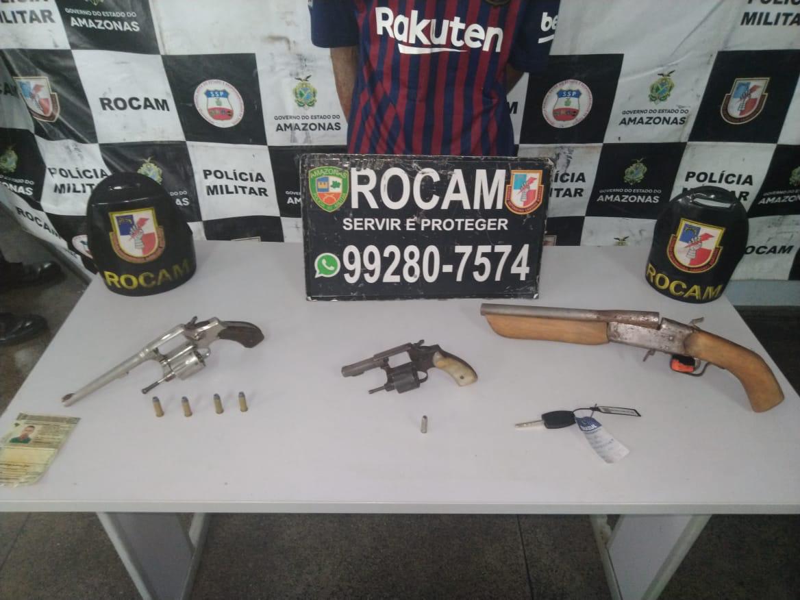 PM prende homens, adolescente e recupera veículos