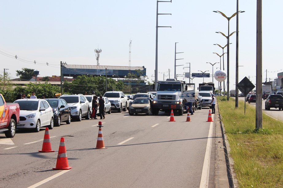 Detran-AM realizando fiscalização