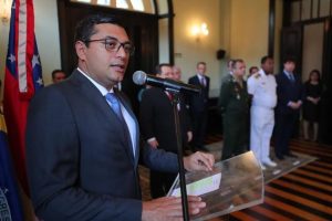 Imagem da notícia - Governador participa de cerimônia no Palácio Rio Negro