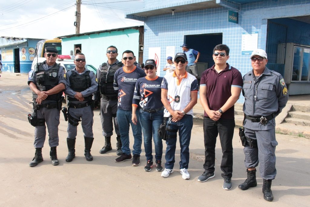 Membros do BPM, DETRAN-AM E PC nas operações de fiscalização