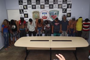 Imagem da notícia - Durante operação, 19 pessoas são presas e três adolescentes são apreendidos