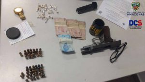Imagem da notícia - PM detém adolescente com arma, munições e drogas no Morro da Liberdade