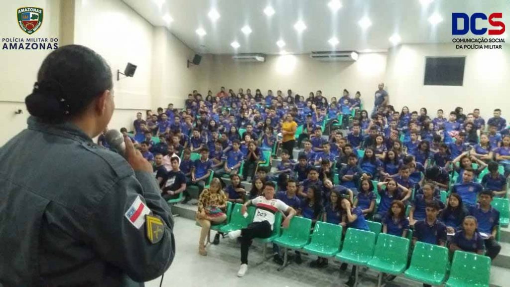 Polícia Militar realiza palestra para 310 alunos em Parintins. Foto: Divulgação/ PMAM