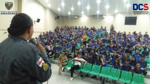 Imagem da notícia - Polícia Militar realiza palestra para 310 alunos em Parintins