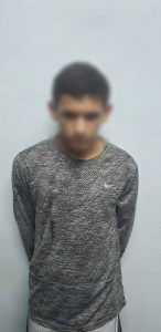 Imagem da notícia - Polícia Militar, por meio da 1ª Cicom, detém homem com drogas na zona sul