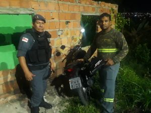 Imagem da notícia - Policiais militares recuperam motocicleta com restrição de roubo