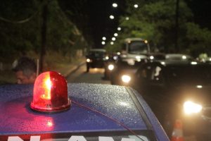 Imagem da notícia - PM prende seis pessoas e apreende dois adolescentes no interior