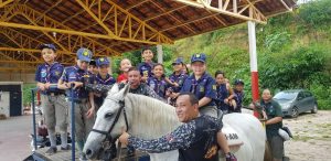 Imagem da notícia - Policiamento Montado recebe visita de adolescentes