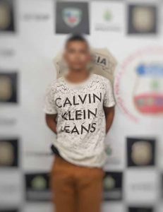 Imagem da notícia - Polícia Militar detém suspeitos com motocicleta roubada na zona leste