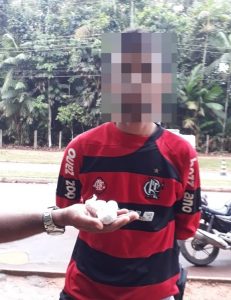 Imagem da notícia - Seis pessoas foram presas e dois adolescentes apreendidos pela PM
