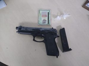 Imagem da notícia - PM prende 11 pessoas, apreende adolescente e recupera veículos