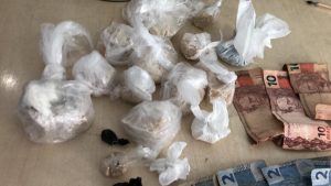 Imagem da notícia - Polícia Civil prende três mulheres por tráfico de drogas