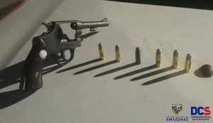 Imagem da notícia - Polícia Militar detém suspeito com arma de fogo na zona sul