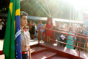 Imagem da notícia - Alunos do Corpo de Bombeiros recebem diploma de Honra ao Mérito